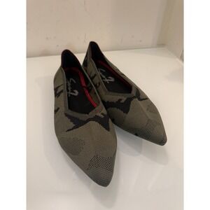 Seven7 Women's Elsa Point Toe Flats Camo Green Sz 11
